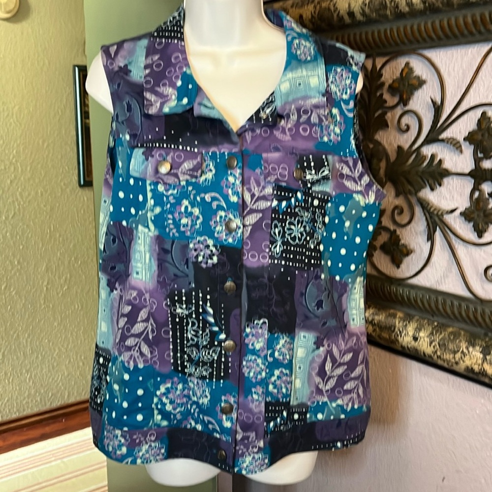 EUC Christopher& Banks vest- patchwork floral button up with pockets Sz M